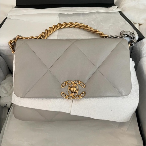 Chanel flap 19 Grey Ghw sold ♥️ - Picture 1 of 13